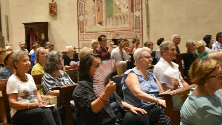 Successo di pubblico e consensi per concerto dell’Accademia Musicale Chigiana a Poggibonsi, omaggio a Puccini con allievi del Corso di Canto di William Matteuzzi. Presenze istituzionali e degustazioni concludevano l'evento. Successo di pubblico e consensi per concerto dell’Accademia Musicale Chigiana a Poggibonsi, omaggio a Puccini con allievi del Corso di Canto di William Matteuzzi. Presenze istituzionali e degustazioni concludevano l'evento.
