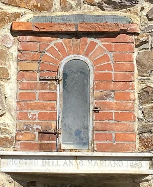 https://www.lanazione.it/image-service/view/acePublic/alias/contentid/MWM2Y2M4OTctZWM0Mi00/0/furto-della-madonnina-la-rabbia-della-lega.jpeg?f=1.90:1&h=630