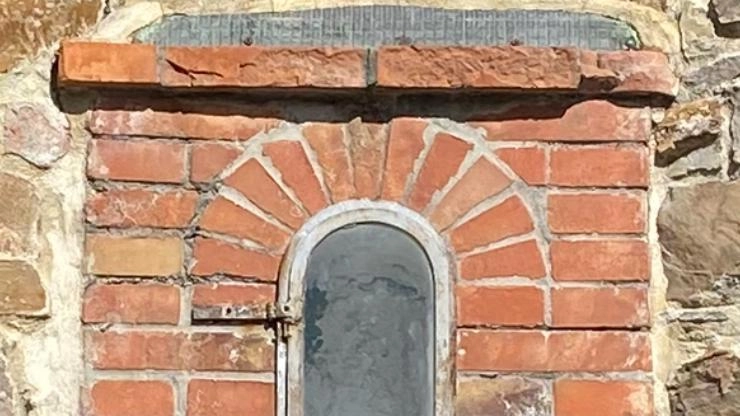 SEGGIANO Un gesto che ha colpito nel profondo la comunità di Seggiano: nei giorni scorsi è stata sottratta la statuetta della...