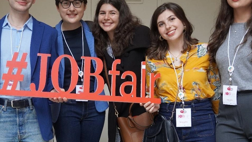 La nuova edizione di Job Fair che mette in contatto gli studenti con le aziende La nuova edizione di Job Fair che mette in contatto gli studenti con le aziende