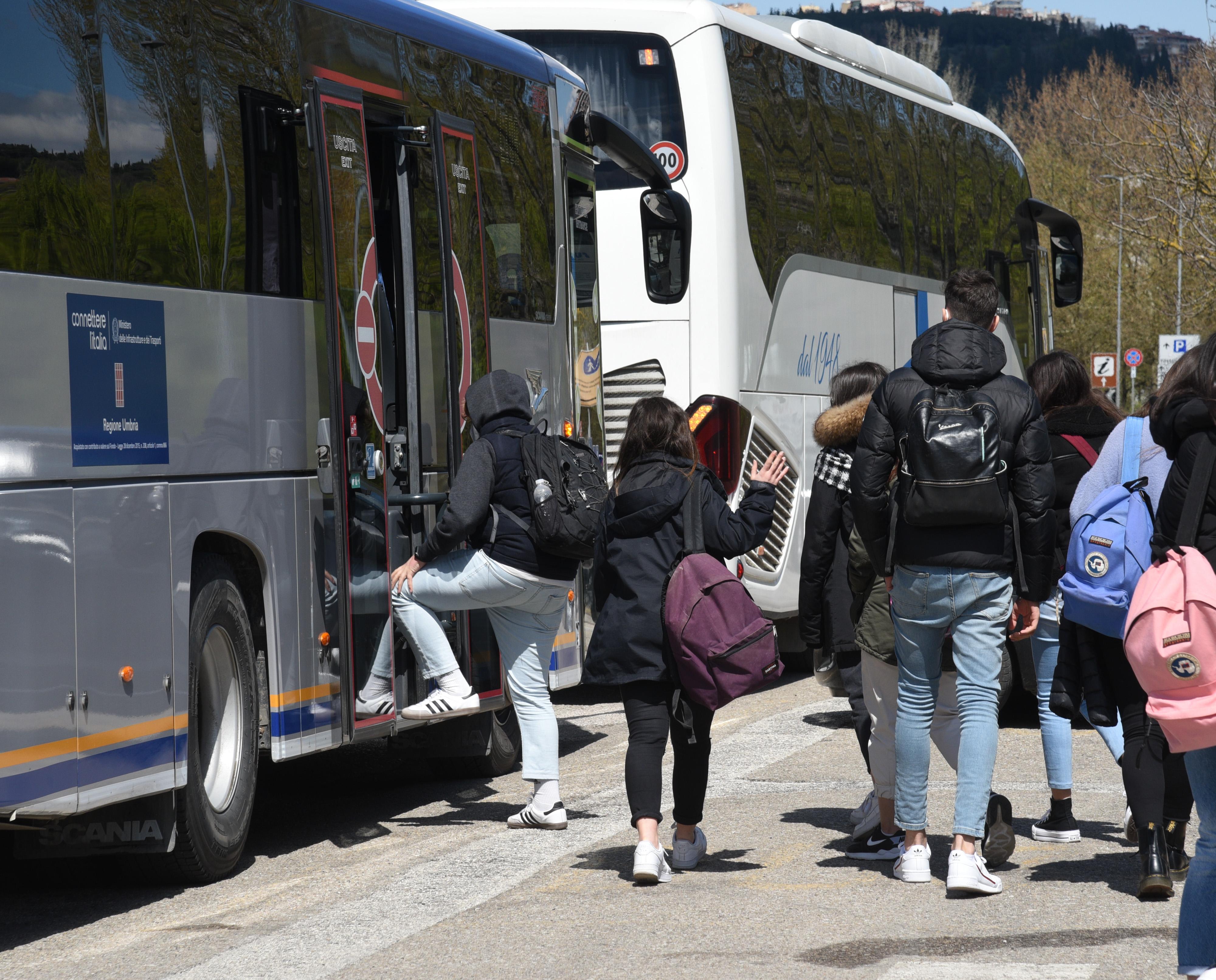 “Viaggiare gratis sul bus si può”, ma la super promozione è una truffa. Attenzione alla trappola digitale “Viaggiare gratis sul bus si può”, ma la super promozione è una truffa. Attenzione alla trappola digitale