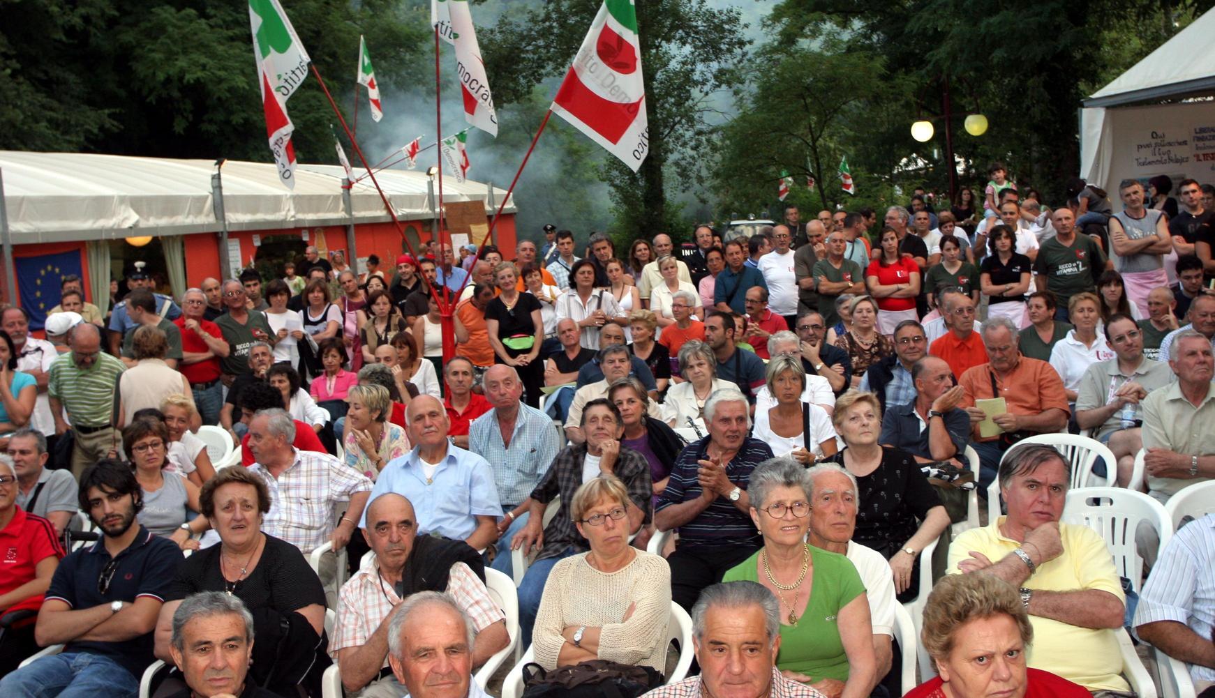 In ferie per fare i volontari: "Quando caddi nel fango. Berlinguer mi tese la mano" In ferie per fare i volontari: "Quando caddi nel fango. Berlinguer mi tese la mano"