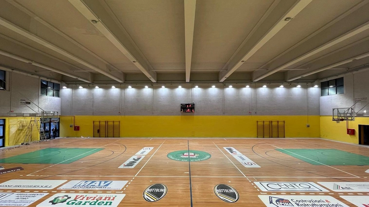 La palestra come si presenta dopo i lavori di sistemazione al tetto La palestra come si presenta dopo i lavori di sistemazione al tetto