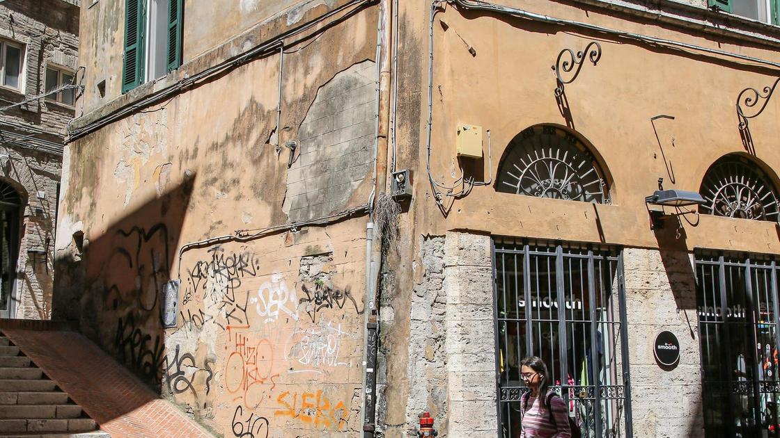 https://www.lanazione.it/image-service/view/acePublic/alias/contentid/MWM4OTdiYmItYWM3Yy00/0/salviamo-il-nostro-centro-la-voce-dei-commercianti-piu-decoro-e-sicurezza.jpeg?f=16:9&w=1200&h=630