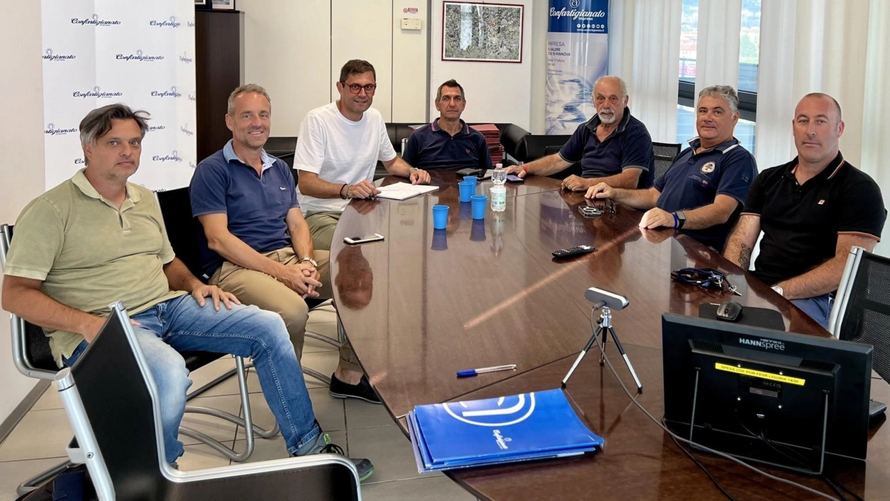 Amministratori comunali della bassa valle. nella sede spezzina di Confartigianato Amministratori comunali della bassa valle. nella sede spezzina di Confartigianato