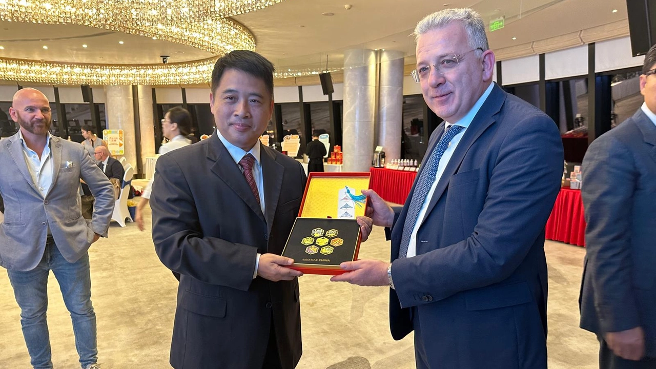Hang Zhiao e Pierluigi Peracchini Hang Zhiao e Pierluigi Peracchini