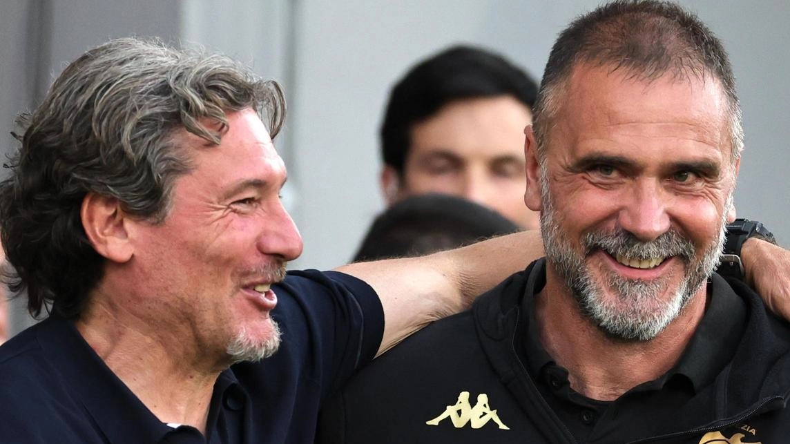 Nel dopo partita di Cremonese-Spezia il tecnico dei grigiorossi Giovanni Stroppa (nella foto con D’Angelo) ha subito posto l’attenzione al... Nel dopo partita di Cremonese-Spezia il tecnico dei grigiorossi Giovanni Stroppa (nella foto con D’Angelo) ha subito posto l’attenzione al...