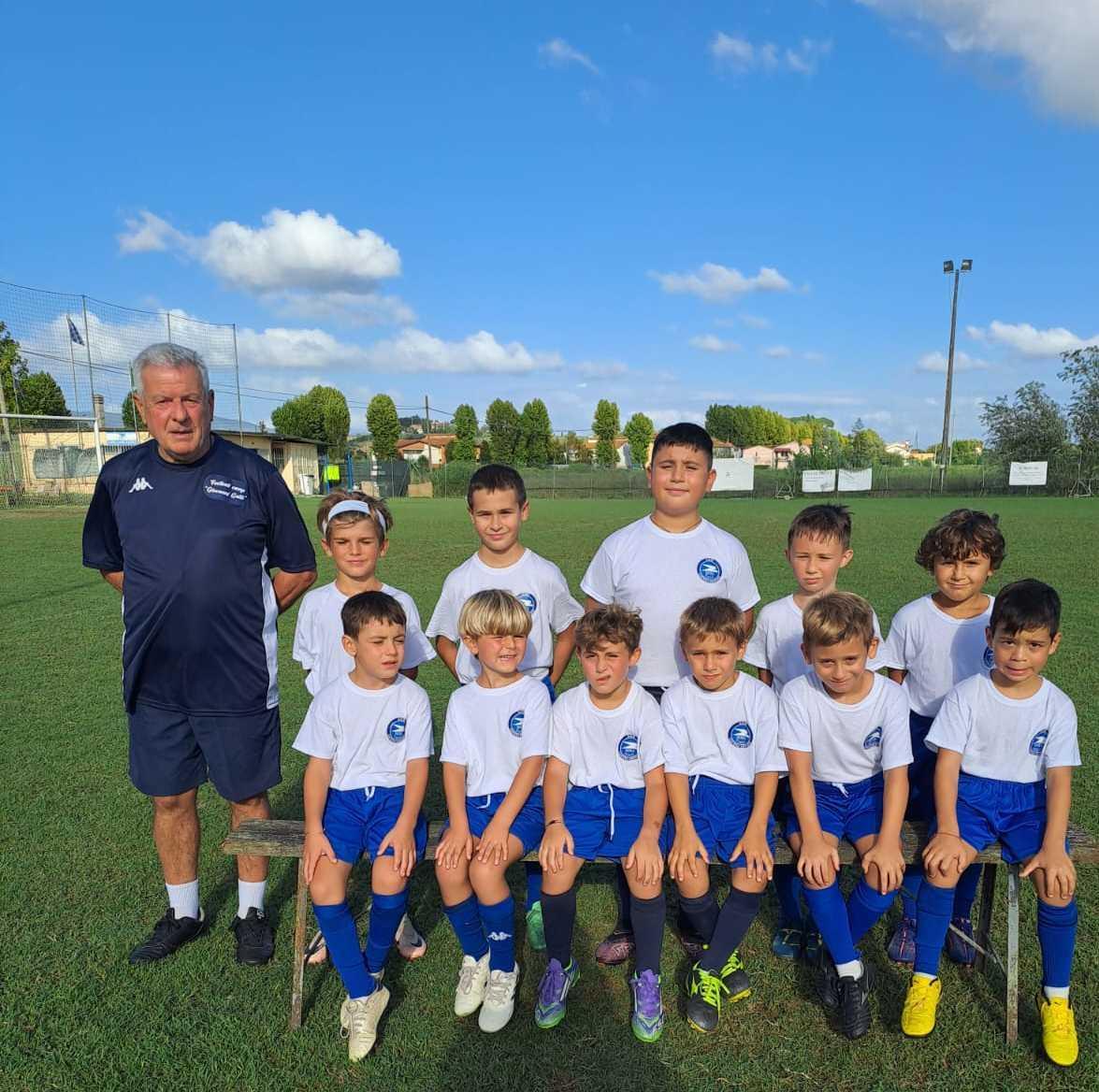 Amicizia e sport Baby calciatori crescono
