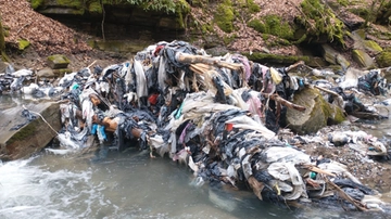 Maxi discarica riemersa, caccia ai responsabili. E timori per l’ecosistema