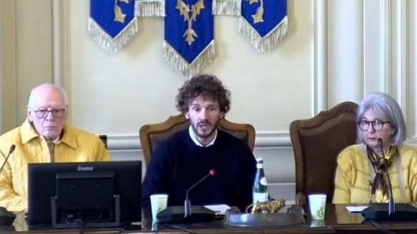 Arnaldo Pieri di Asvalt e Cinzia Silvestri degli ’Angeli del Bello’ hanno parlato durante la riunione della commissione consiliare per il controllo delle società partecipate presieduta dal consigliere di minoranza Edoardo Fanucci Arnaldo Pieri di Asvalt e Cinzia Silvestri degli ’Angeli del Bello’ hanno parlato durante la riunione della commissione consiliare per il controllo delle società partecipate presieduta dal consigliere di minoranza Edoardo Fanucci