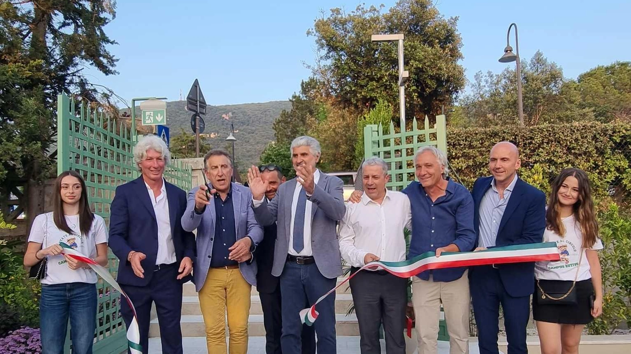Campi da tennis e padel. Poi piscina, bar e ristorante. Il Comune ha concesso. la gestione per trent’anni. .