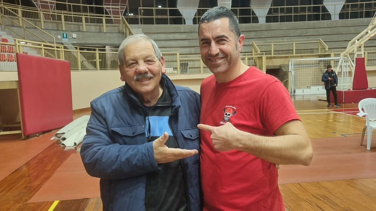 L'attuale tecnico Carlucci Michele e lo storico Maestro della Galilei Ilvano Pacchini. L'attuale tecnico Carlucci Michele e lo storico Maestro della Galilei Ilvano Pacchini.