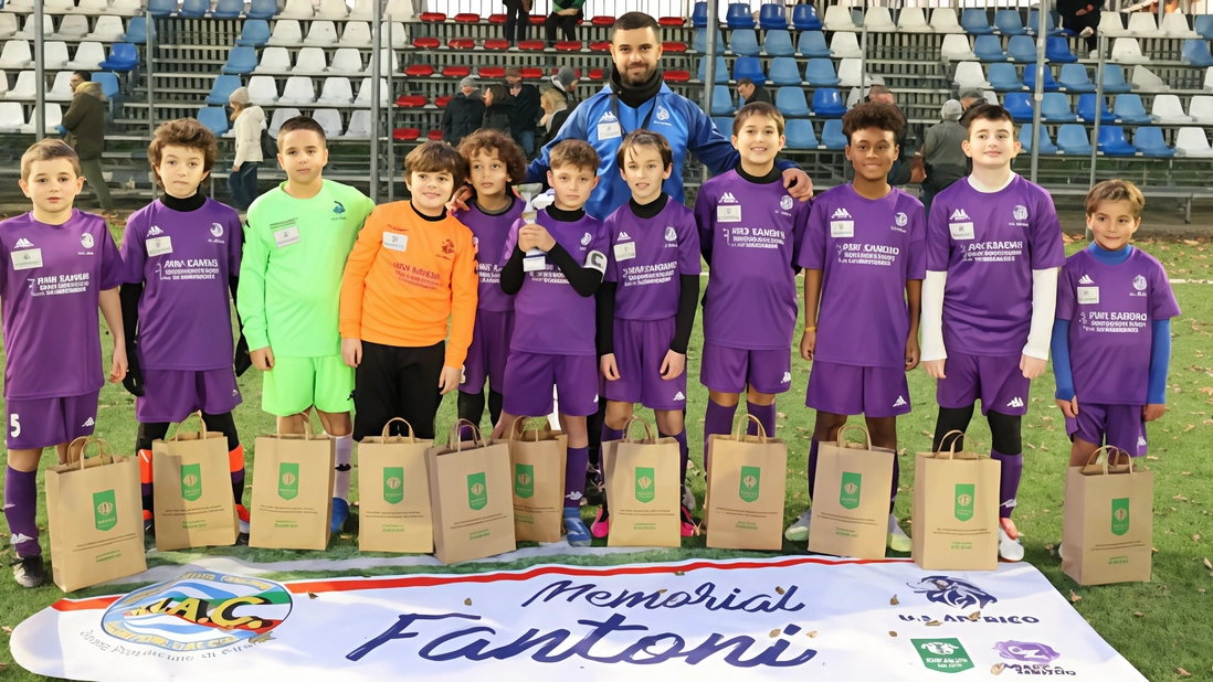 Il 16esimo memorial Alessandro Fantoni di calcio giovanile è stato conquistato dall’Empoli. La manifestazione si è disputata all’impianto dell’Us Affrico... Il 16esimo memorial Alessandro Fantoni di calcio giovanile è stato conquistato dall’Empoli. La manifestazione si è disputata all’impianto dell’Us Affrico...