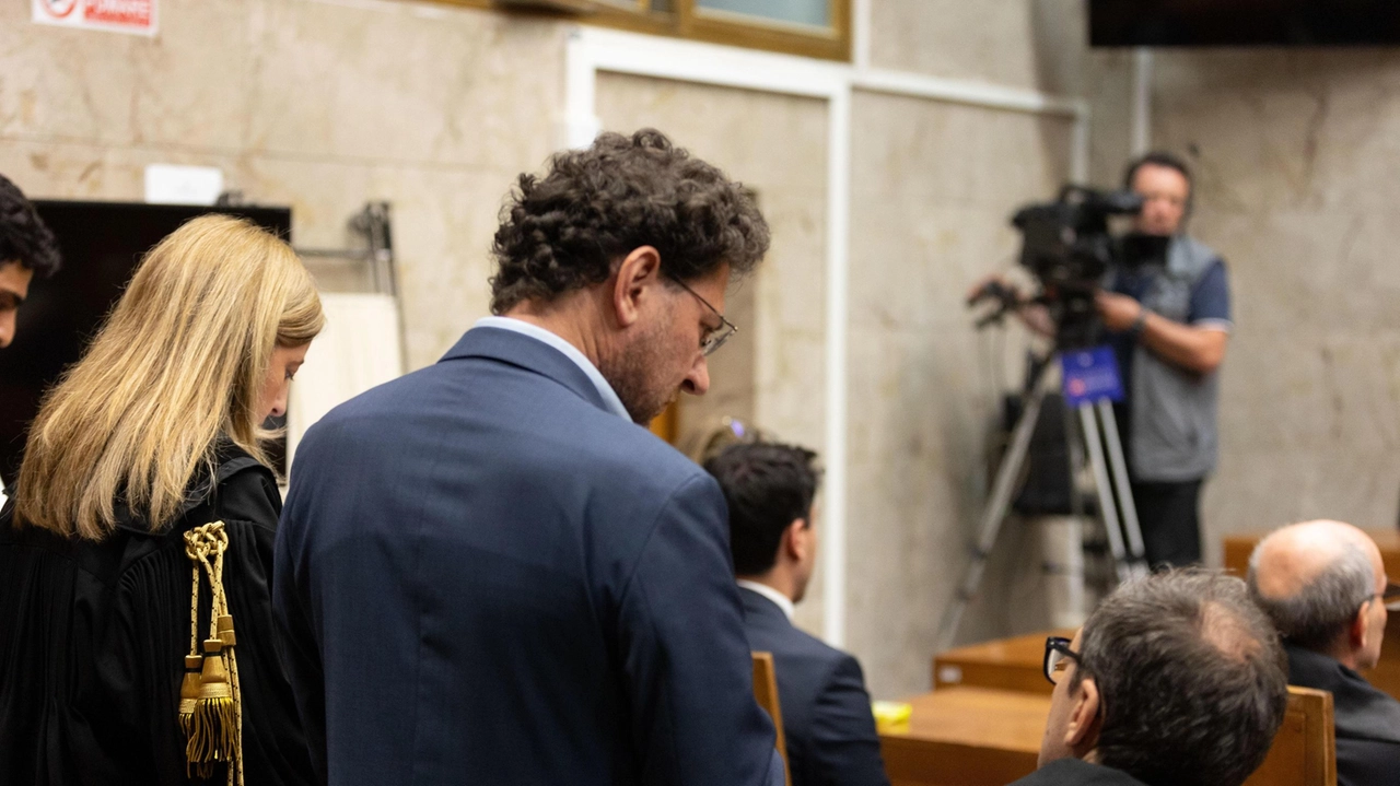 Il fratello di Scieri, Francesco, in aula con l’avvocato Furnari (. Del Punta per Valtriani Il fratello di Scieri, Francesco, in aula con l’avvocato Furnari (. Del Punta per Valtriani