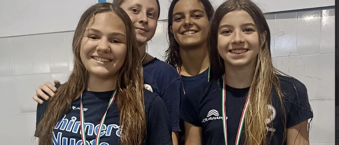 Ventidue medaglie per la Chimera Nuoto ai campionati regionali estivi