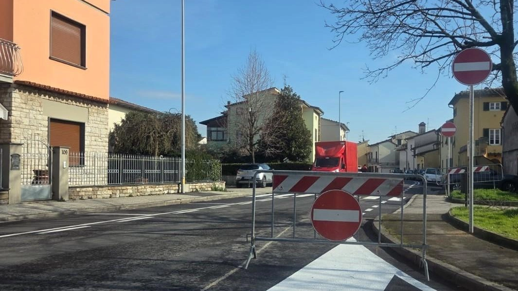 "Prendiamo atto della risposta del sindaco, ma non è sufficiente. Chiediamo un’assemblea". Lo dichiarano i residenti in via Santini... "Prendiamo atto della risposta del sindaco, ma non è sufficiente. Chiediamo un’assemblea". Lo dichiarano i residenti in via Santini...