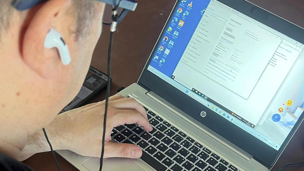 Bisogna sempre più fare i conti con le nuove tecnologie per accedere ai servizi Così Comune e Contrade lavorano per agevolare i cittadini e gli anziani Bisogna sempre più fare i conti con le nuove tecnologie per accedere ai servizi Così Comune e Contrade lavorano per agevolare i cittadini e gli anziani