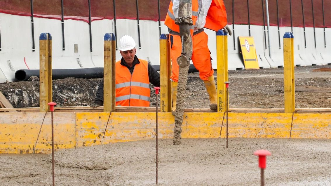 Chiuso tratto autostradale A1 Calenzano-Barberino per lavori. Deviazioni consigliate per mezzi diretti a Bologna. Sottopasso di via del Cantone chiuso a Sesto Fiorentino. Deviazioni e indicazioni per i veicoli interessati. Chiuso tratto autostradale A1 Calenzano-Barberino per lavori. Deviazioni consigliate per mezzi diretti a Bologna. Sottopasso di via del Cantone chiuso a Sesto Fiorentino. Deviazioni e indicazioni per i veicoli interessati.