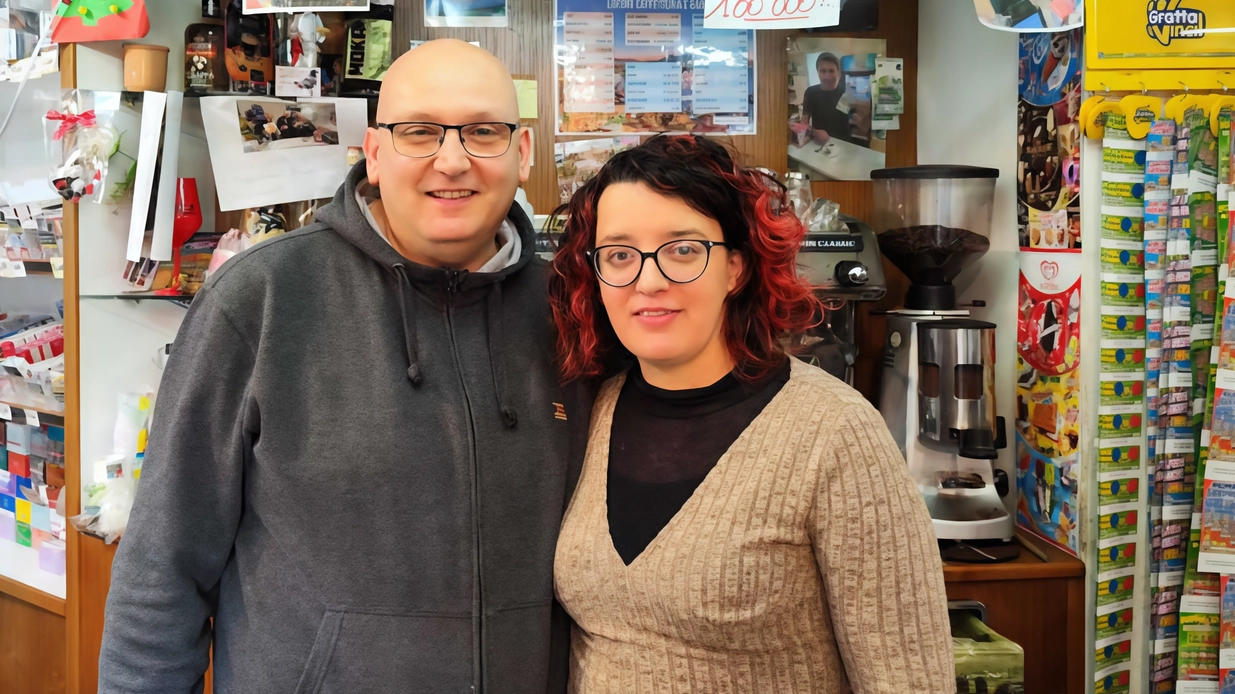 I titolari della tabaccheria Antonio Celardo e Maria Zagara I titolari della tabaccheria Antonio Celardo e Maria Zagara