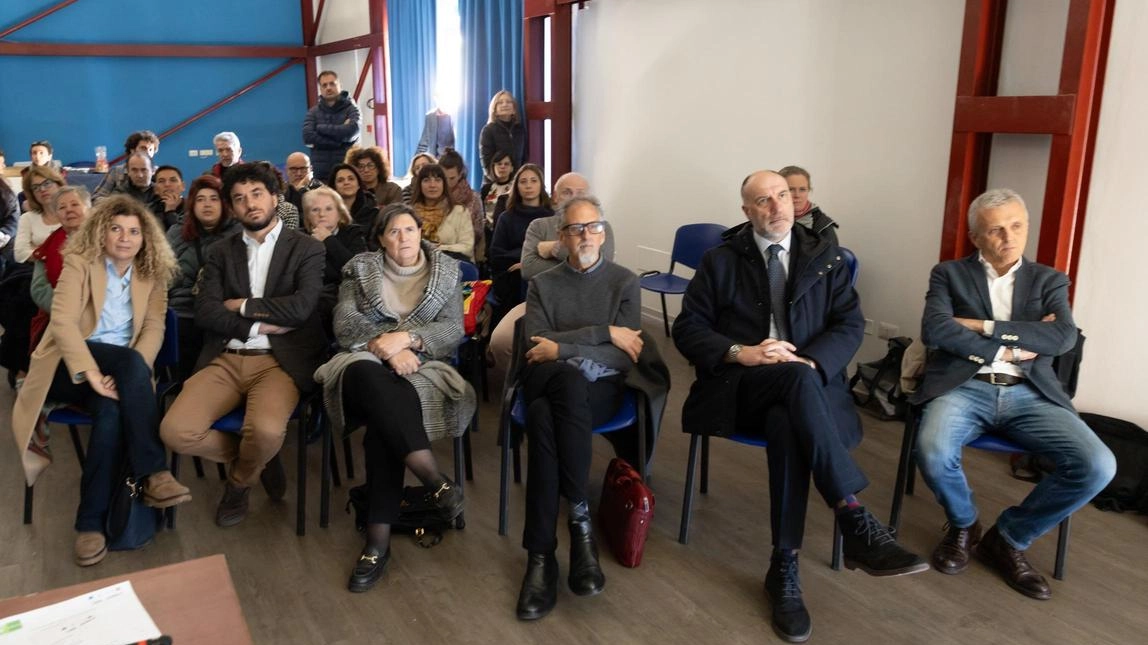 Il risultato del progetto è stato illustrato ieri nell’incontro che si è svolto nel Centro civico ‘Il Fiore’ (. foto Goiorani Il risultato del progetto è stato illustrato ieri nell’incontro che si è svolto nel Centro civico ‘Il Fiore’ (. foto Goiorani