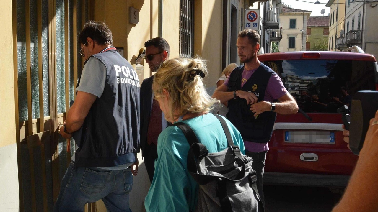 Due drammi della solitudine e due storie la cui parola fine sarà scritta nello stesso giorno. Un destino comune quello... Due drammi della solitudine e due storie la cui parola fine sarà scritta nello stesso giorno. Un destino comune quello...