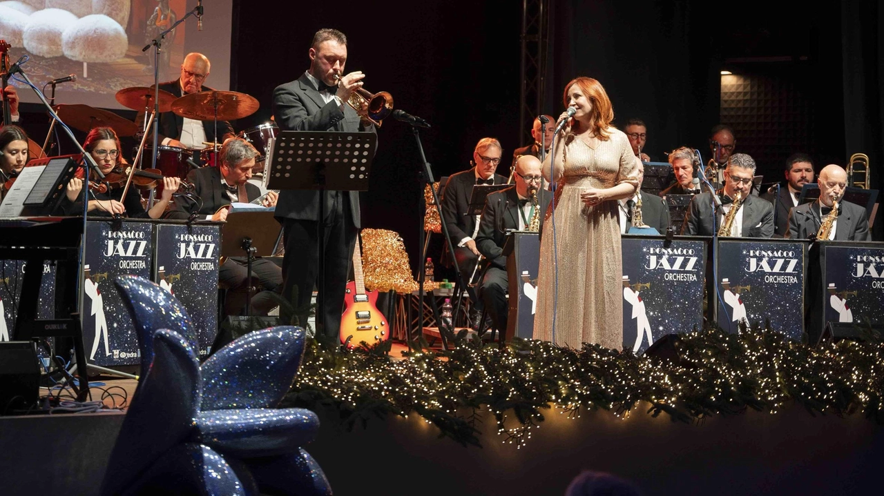 Organizzato da Edra. Sul palco il jazz di classe. in un teatro gremito. Organizzato da Edra. Sul palco il jazz di classe. in un teatro gremito.