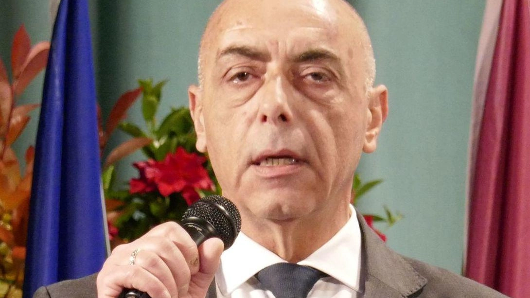 Il saluto (polemico) del sindacato Psp a de Lorenzo: "Collaborazione indebolita" Il saluto (polemico) del sindacato Psp a de Lorenzo: "Collaborazione indebolita"