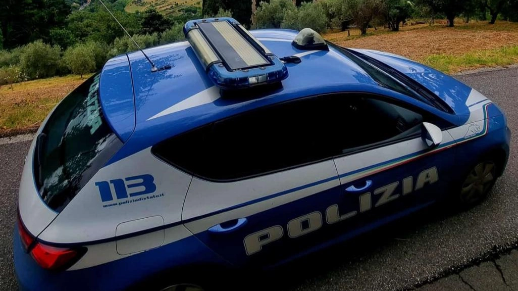 Lucca, perseguita i titolari di un bar del centro: divieto di avvicinamento per un 51enne
