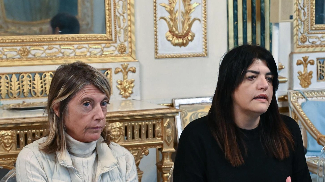Qui sopra e in alto, due momenti della conferenza stampa che si è svolta a Palazzo Orsetti alla presenza dell’assessore Mia Pisano (foto Alcide) Qui sopra e in alto, due momenti della conferenza stampa che si è svolta a Palazzo Orsetti alla presenza dell’assessore Mia Pisano (foto Alcide)
