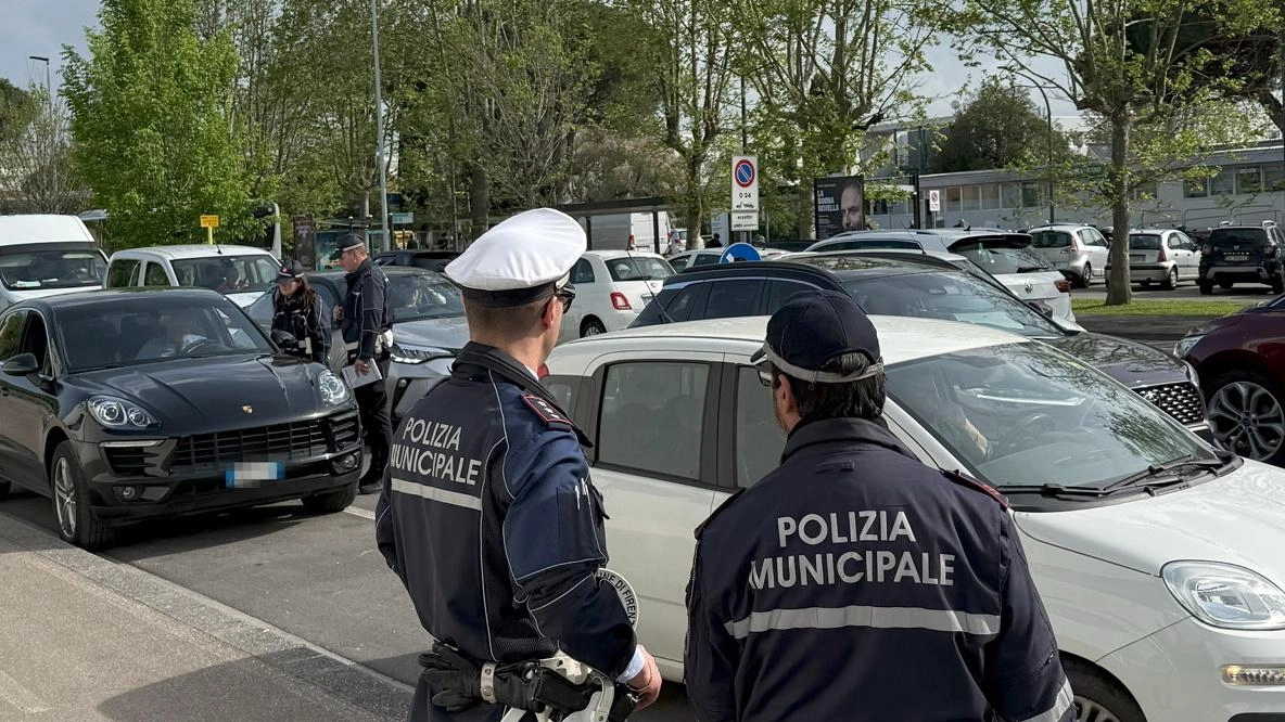 Presa di posizione della Uil Fpl che esprime solidarietà ai poliziotti e rilancia il tema delle aggressioni ai lavoratori pubblici Presa di posizione della Uil Fpl che esprime solidarietà ai poliziotti e rilancia il tema delle aggressioni ai lavoratori pubblici