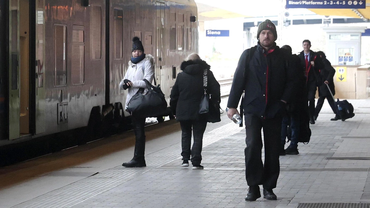 Il vicepresidente del Consiglio regionale: "Subito il diretto Siena-Roma, la fermata dei Frecciarossa a Chiusi e il collegamento diretto con Arezzo". Il vicepresidente del Consiglio regionale: "Subito il diretto Siena-Roma, la fermata dei Frecciarossa a Chiusi e il collegamento diretto con Arezzo".