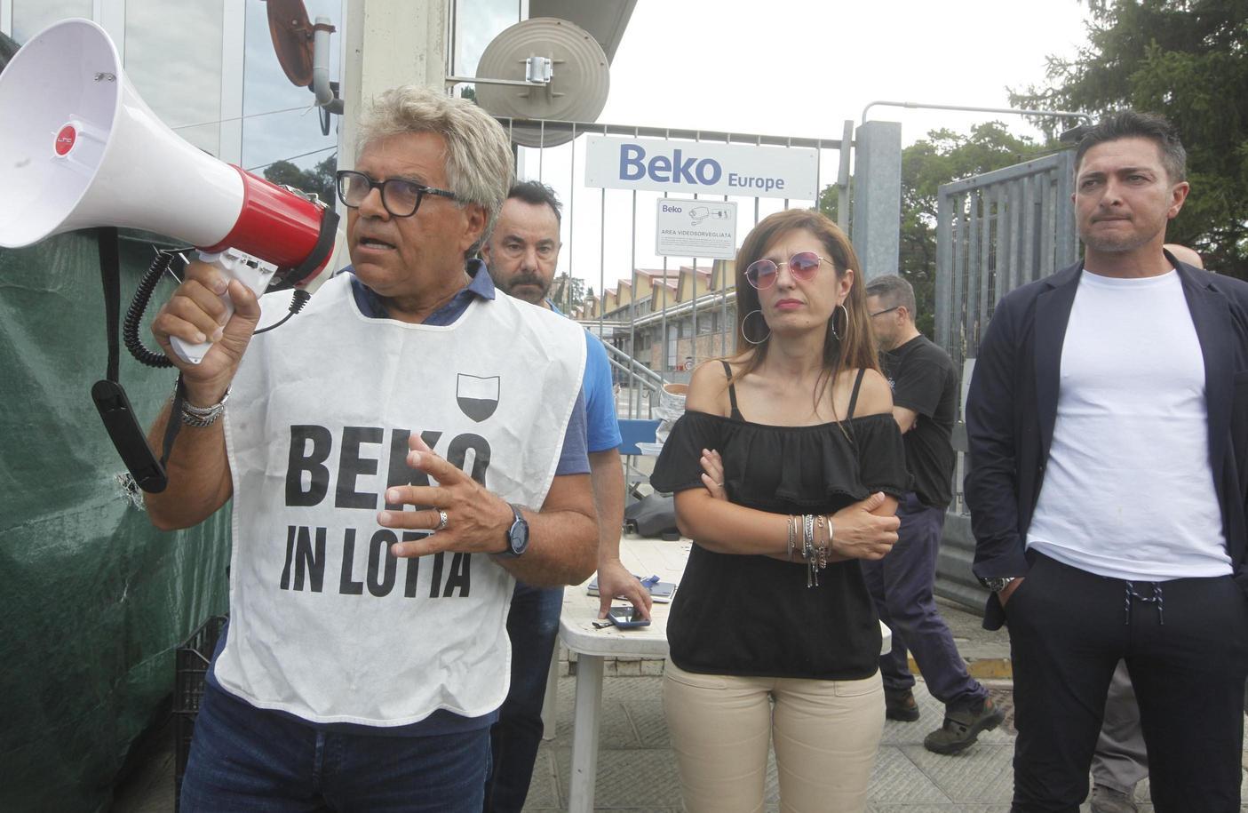 Vertenza Beko a Roma. Firmato il Patto sociale. Ok a cassa integrazione e rilancio industriale