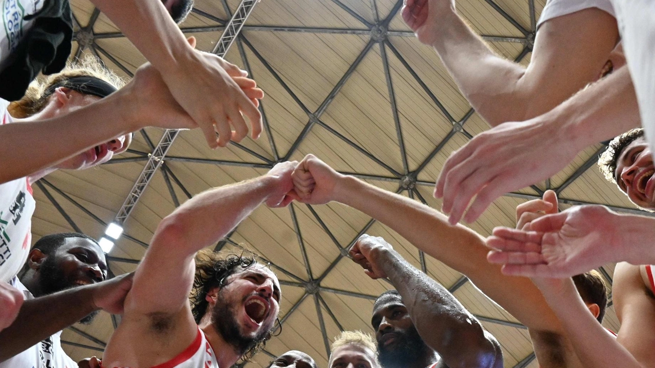 Prosegue la vendita degli abbonamenti per la campagna ’Il più grande spettaHolo’. Possibilità di acquisto online su Etes entro venerdì 11 ottobre alle 18, o presso le delegazioni Aci della provincia. Biglietteria aperta al PalaCarrara fino a sabato 12 ottobre. Possibilità di ritirare la tessera in PVC. Prosegue la vendita degli abbonamenti per la campagna ’Il più grande spettaHolo’. Possibilità di acquisto online su Etes entro venerdì 11 ottobre alle 18, o presso le delegazioni Aci della provincia. Biglietteria aperta al PalaCarrara fino a sabato 12 ottobre. Possibilità di ritirare la tessera in PVC.