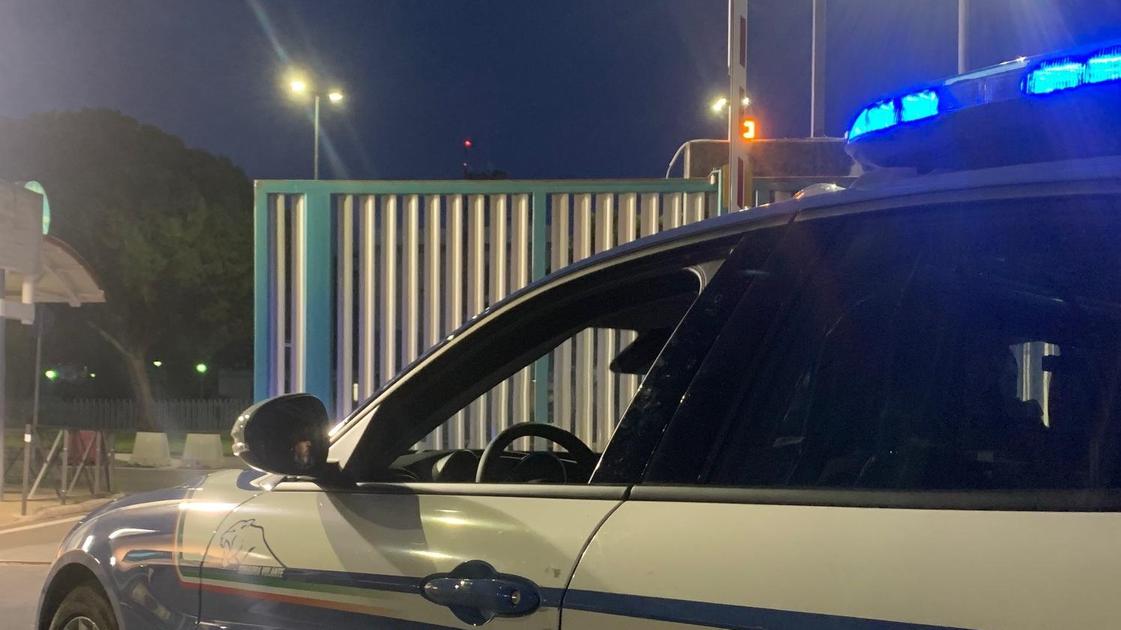 rapinati nel parcheggio tre minori finiscono agli arresti domiciliari da Lanazione.it rapinati nel parcheggio tre minori finiscono agli arresti domiciliari