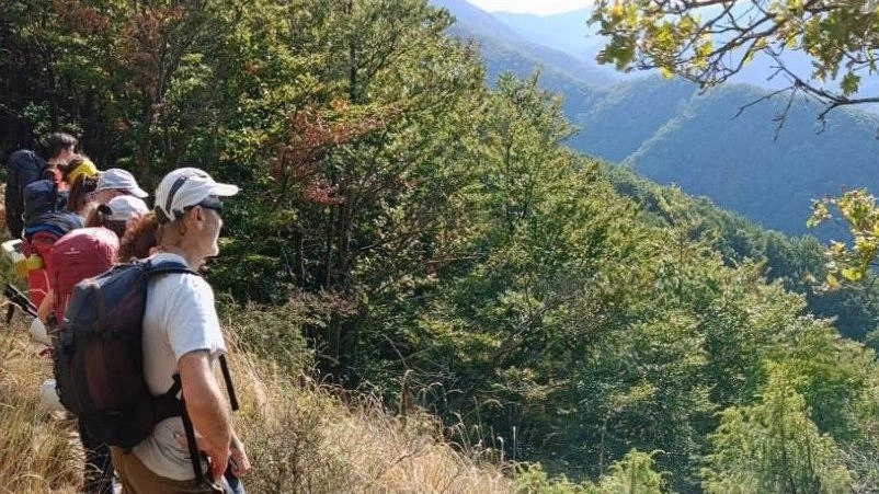 Tra le proposte anche il trekking itinerante di tre giorni, con pernottamento nei rifugi, accompagnati da guide ambientali Tra le proposte anche il trekking itinerante di tre giorni, con pernottamento nei rifugi, accompagnati da guide ambientali