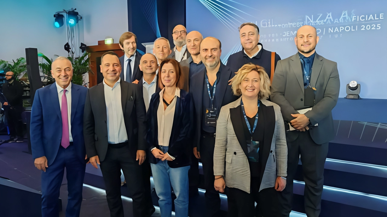 Andrea Biondi (primo da destra) durante la convention che si è tenuta a Napoli per parlare di Intelligenza artificiale applicata alle piccole imprese Andrea Biondi (primo da destra) durante la convention che si è tenuta a Napoli per parlare di Intelligenza artificiale applicata alle piccole imprese