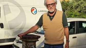 Il presidente di Italia Nostra Bruno Giampaoli alla fontana della Rocca Il presidente di Italia Nostra Bruno Giampaoli alla fontana della Rocca