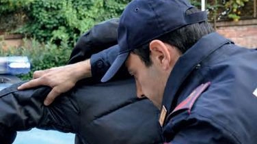 Arrestato un 21enne delle Piagge: era stato perquisito per la ricerca di armi e munizioni usate nell’aggressione in piazza dell’Isolotto. Aveva hashish e materiale da confezionamento. L’esito della direttissima.