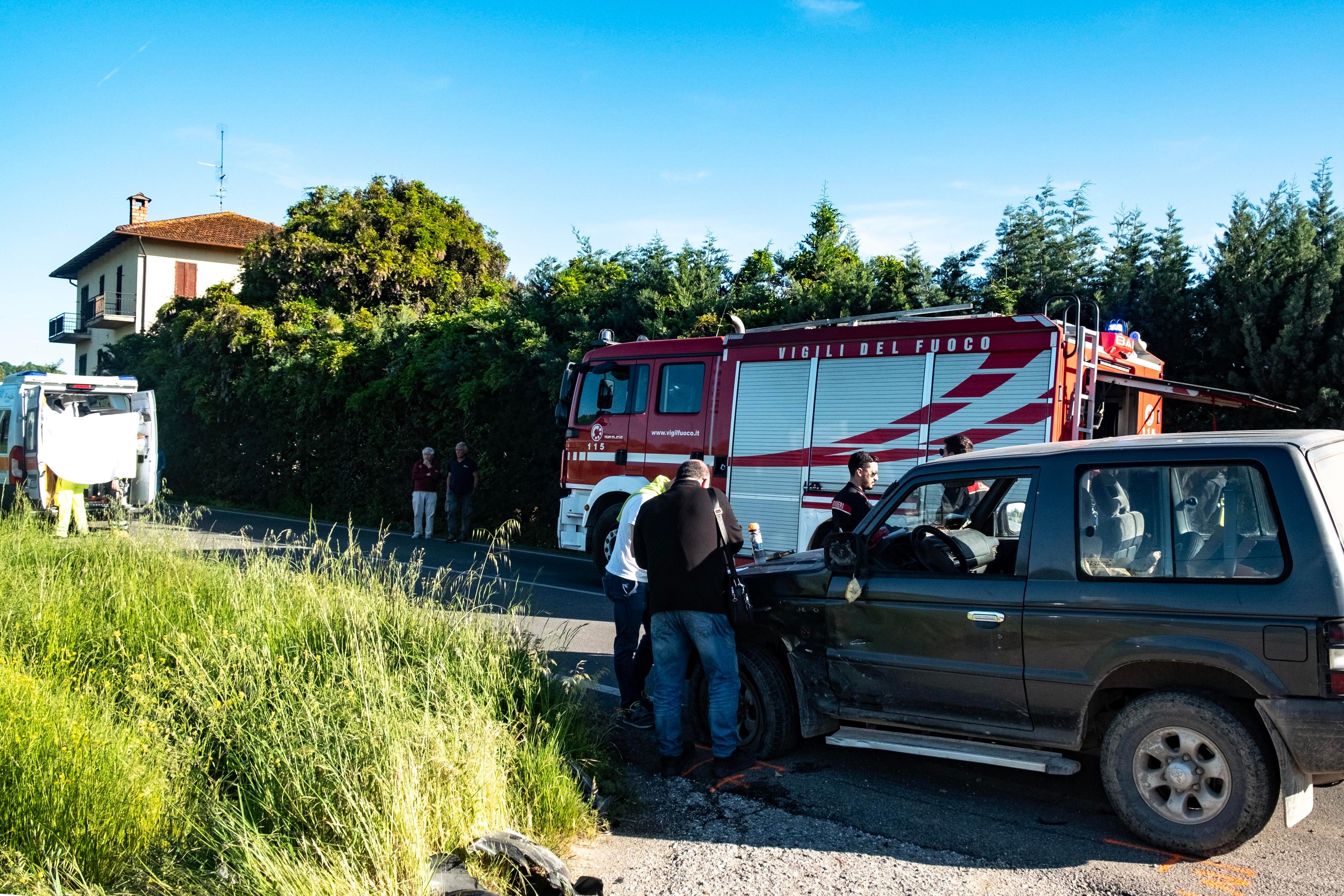 Muore a 54 anni: con la moto contro un’auto, inutili i soccorsi Muore a 54 anni: con la moto contro un’auto, inutili i soccorsi