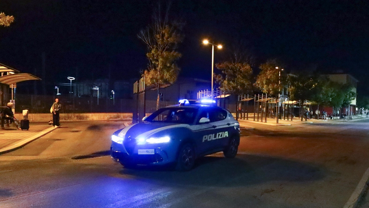 Sul posto sono intervenuti gli uomini del Commissariato di Empoli (Foto Gasperini /Germogli) Sul posto sono intervenuti gli uomini del Commissariato di Empoli (Foto Gasperini /Germogli)