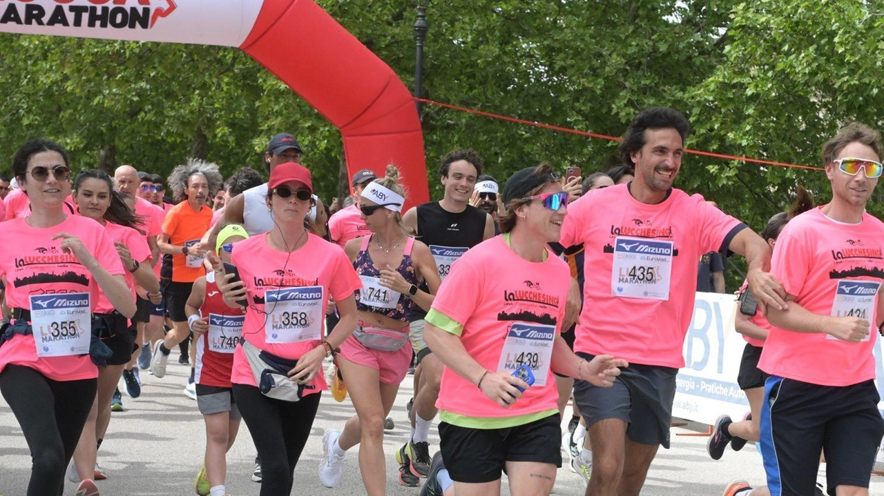 Successo Lucchesina. Oggi mezza maratona con migliaia di iscritti