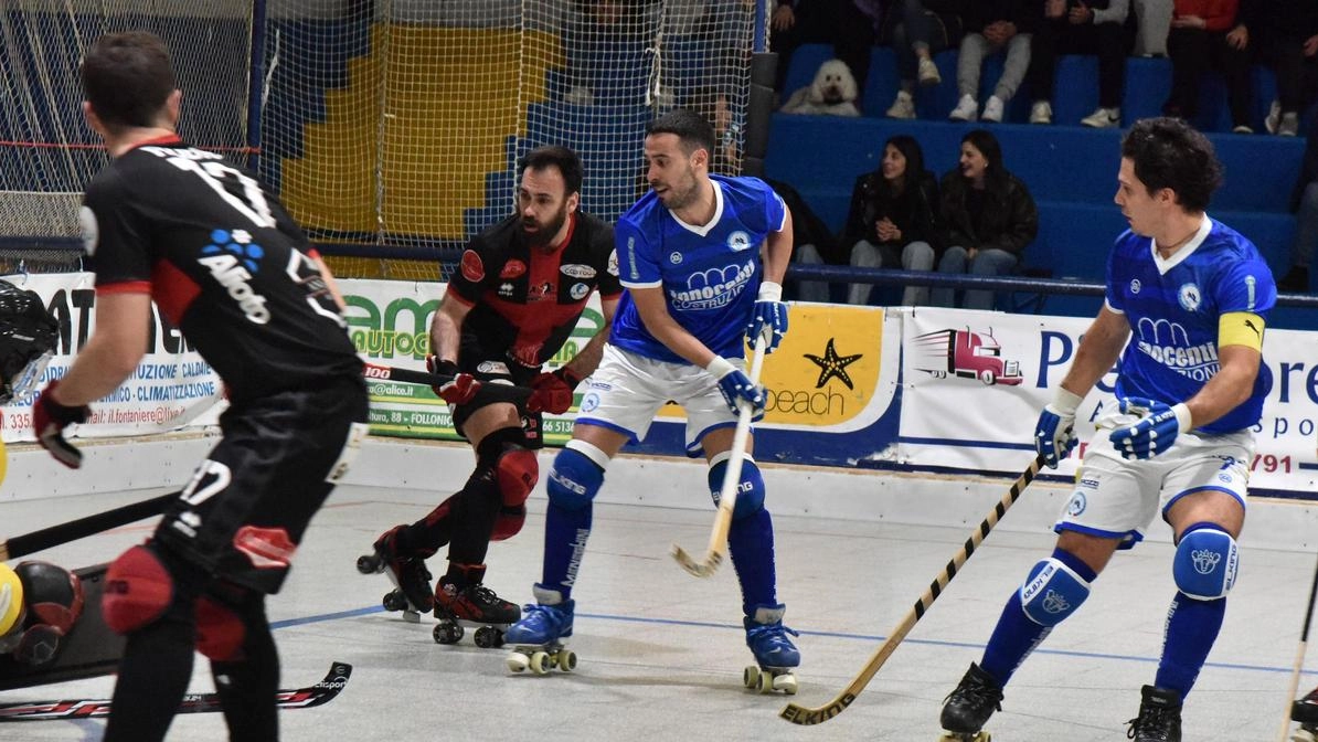 Hockey: Follonica chiude la regular season con sconfitta, ora testa ai playoff