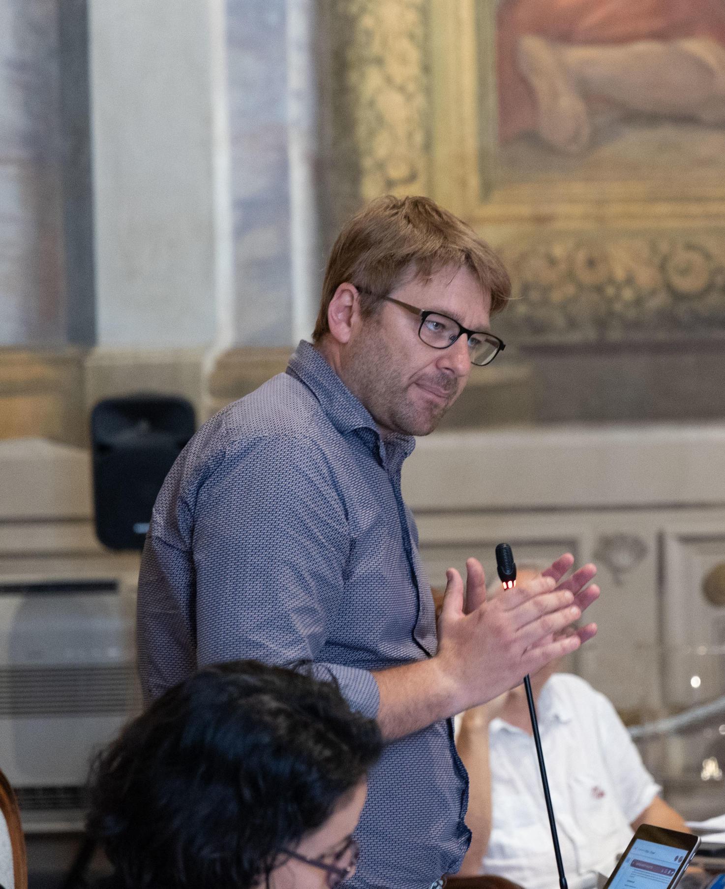 https://www.lanazione.it/image-service/view/acePublic/alias/contentid/MWU0MjQ5MjYtMmY5Yi00/0/teatro-verdi-chiediamo-risposte-al-presidente-della-fondazione.jpeg