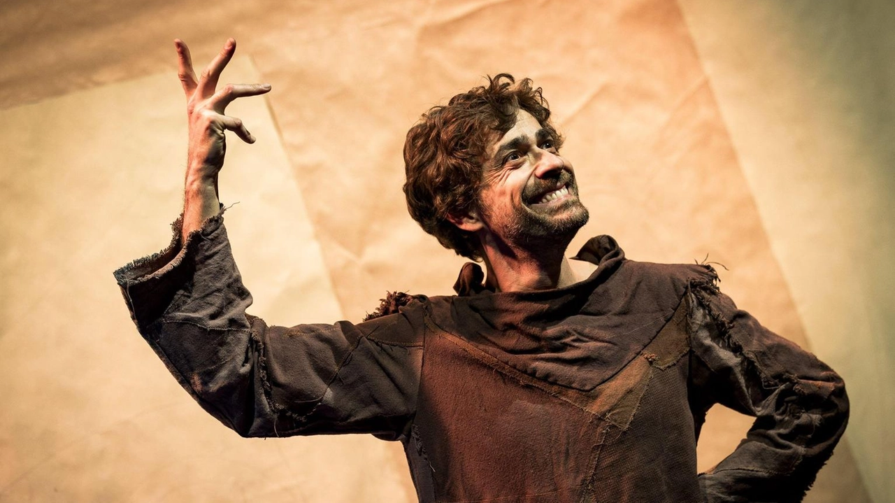 Giovanni Scifoni, stasera in scena al Teatro Romano di Fiesole con “Frà. San Francesco la superstar del Medioevo“ Giovanni Scifoni, stasera in scena al Teatro Romano di Fiesole con “Frà. San Francesco la superstar del Medioevo“