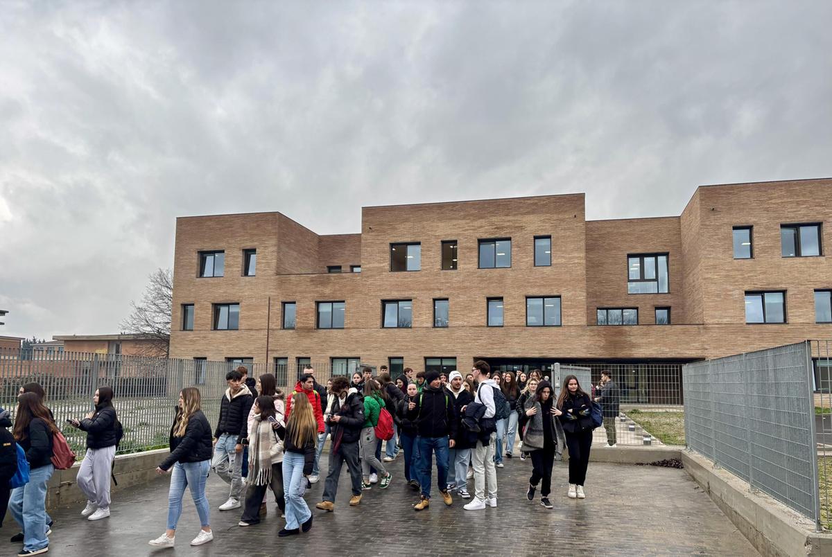 I seimila delle superiori. Boom di iscritti al Montale. Il più numeroso il Marconi I seimila delle superiori. Boom di iscritti al Montale. Il più numeroso il Marconi