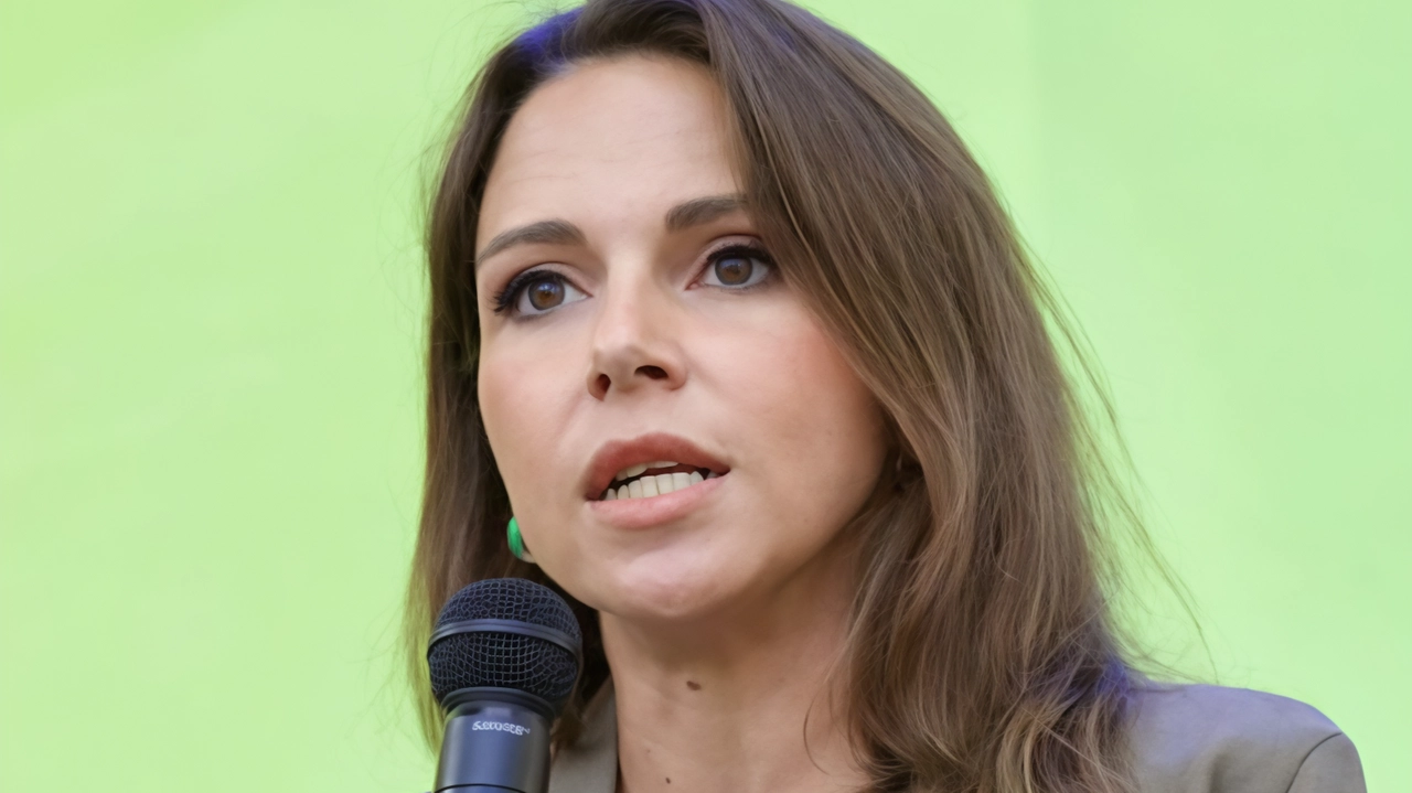 1La climatologa e fisica Serena Giacomin (nella foto), presidente dell’Italian Climate Network, l’associazione no profit attiva a livello internazionale su... 1La climatologa e fisica Serena Giacomin (nella foto), presidente dell’Italian Climate Network, l’associazione no profit attiva a livello internazionale su...