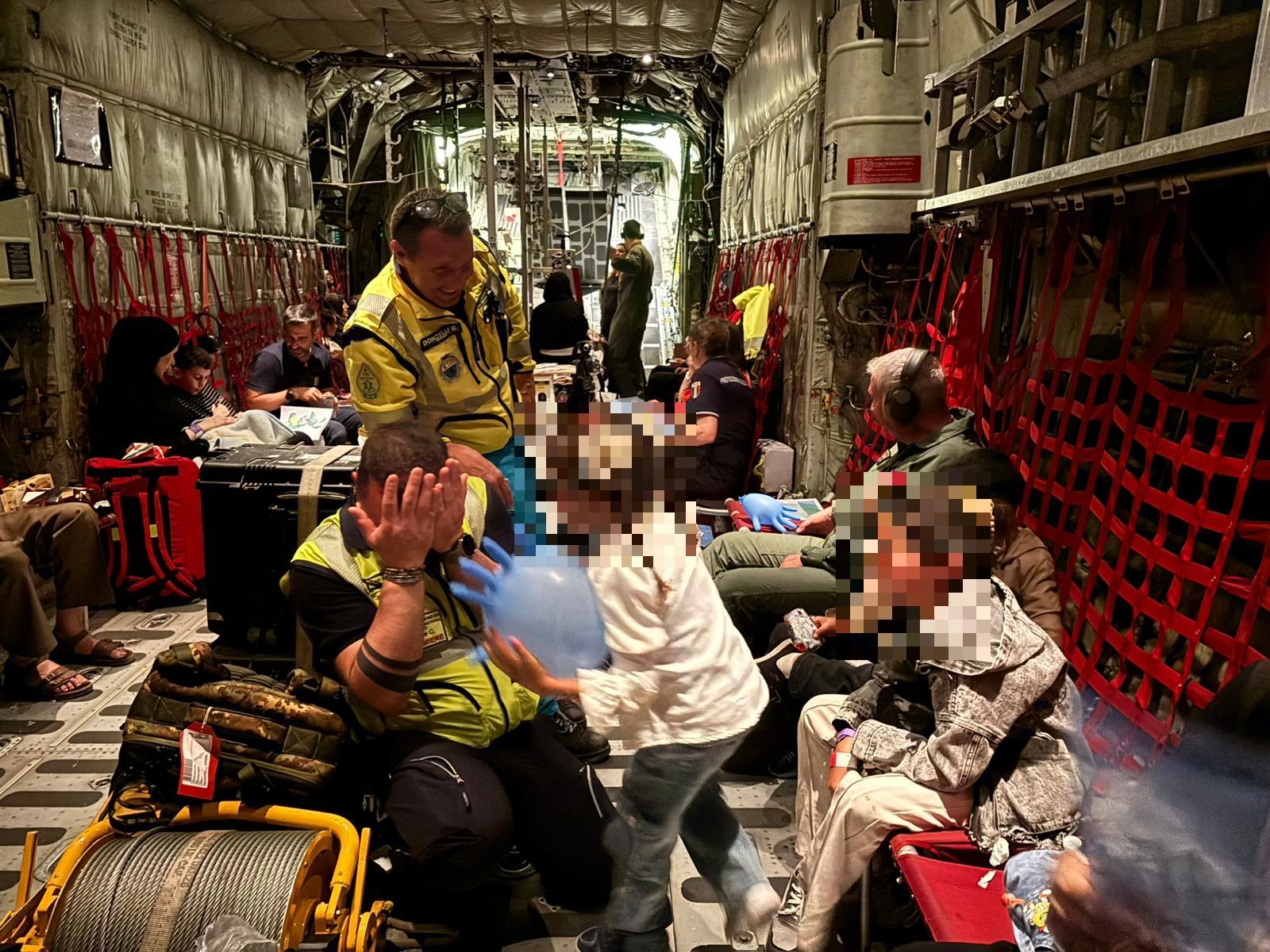 Missione a Gaza per salvare bimbi. Protagonisti due operatori aretini. “Viaggio difficile con i feriti” Missione a Gaza per salvare bimbi. Protagonisti due operatori aretini. “Viaggio difficile con i feriti”