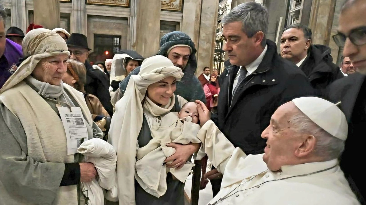 Il cordoglio del presidente della Provincia Gianni Lorenzetti e del sindaco di Massa Francesco Persiani. La lapide del Santo Padre sarà realizzata in marmo dalla Sagevan come per i precedenti pontefici. .