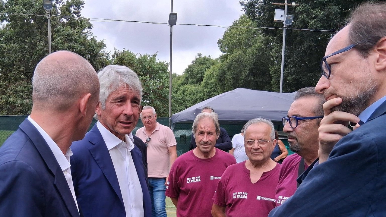 Il ministro era accompagnato dal deputato Amorese e dai vertici di FdI "Queste riqualificazioni garantiscono sviluppo sociale a zone di periferia". Il ministro era accompagnato dal deputato Amorese e dai vertici di FdI "Queste riqualificazioni garantiscono sviluppo sociale a zone di periferia".