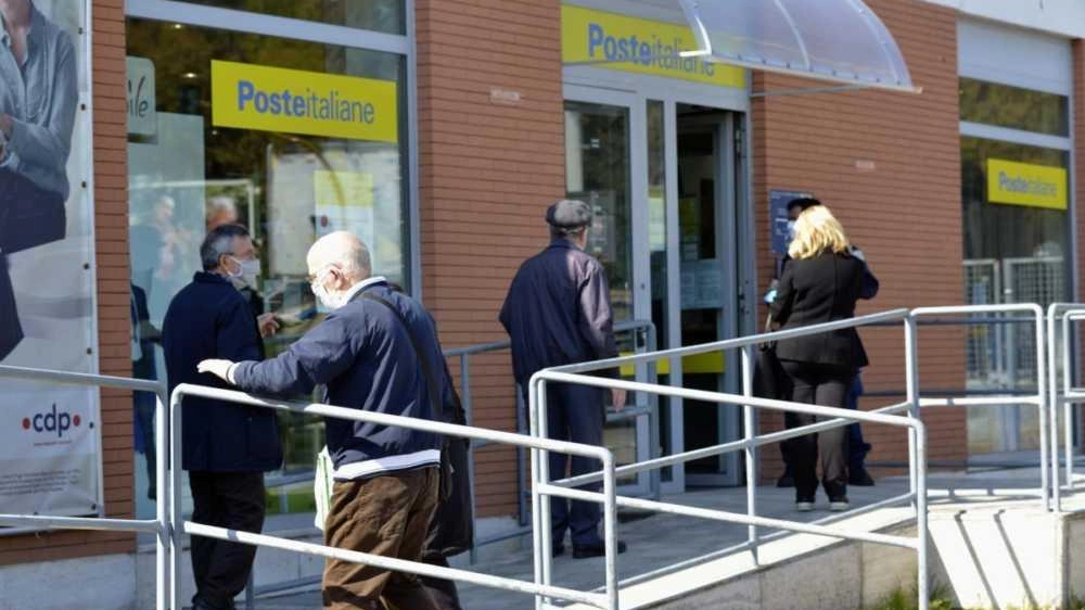 Poste Italiane fa sapere che in tutti gli 84 uffici postali della provincia di Siena le pensioni del mese di... Poste Italiane fa sapere che in tutti gli 84 uffici postali della provincia di Siena le pensioni del mese di...